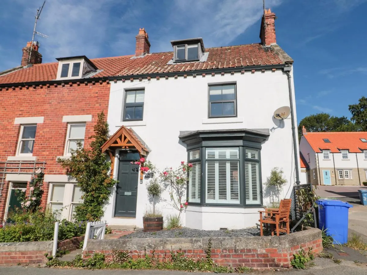 Harriet'S Cottage Whitby