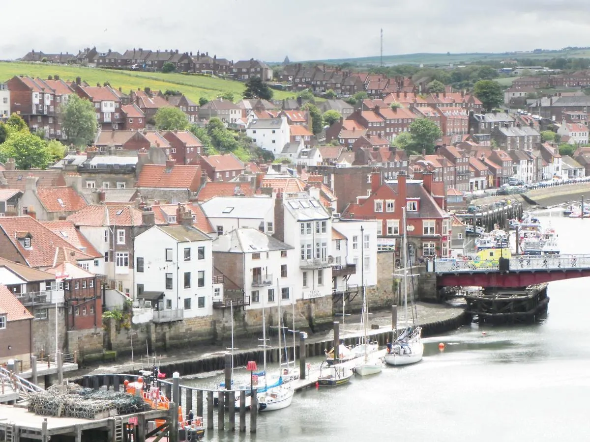 Harriet'S Cottage Whitby
